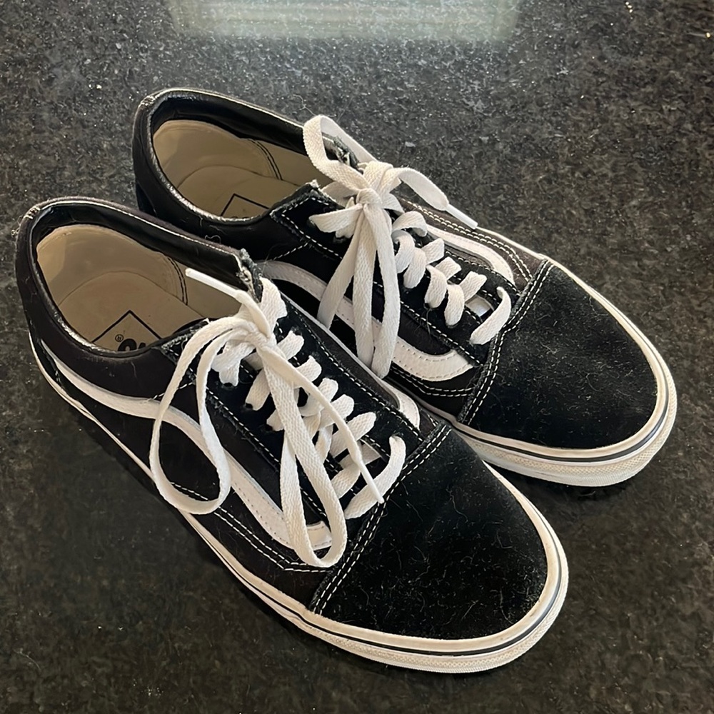 Vans lace up “old skool” black and white, Women’s size 8.5